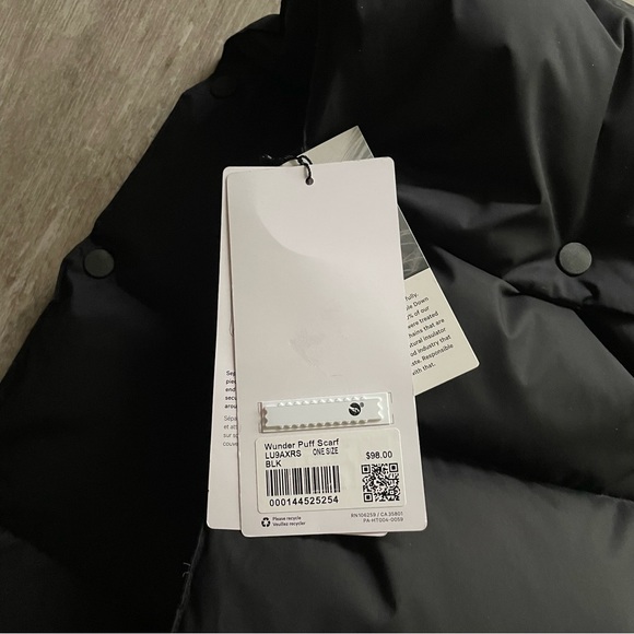 Lululemon Wunder Puff Scarf - Black - 600-fill-power goose down MSRP $98 - Picture 6 of 9